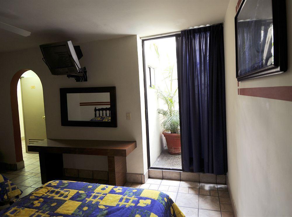 Hotel Arboledas Industrial Guadalajara Dış mekan fotoğraf